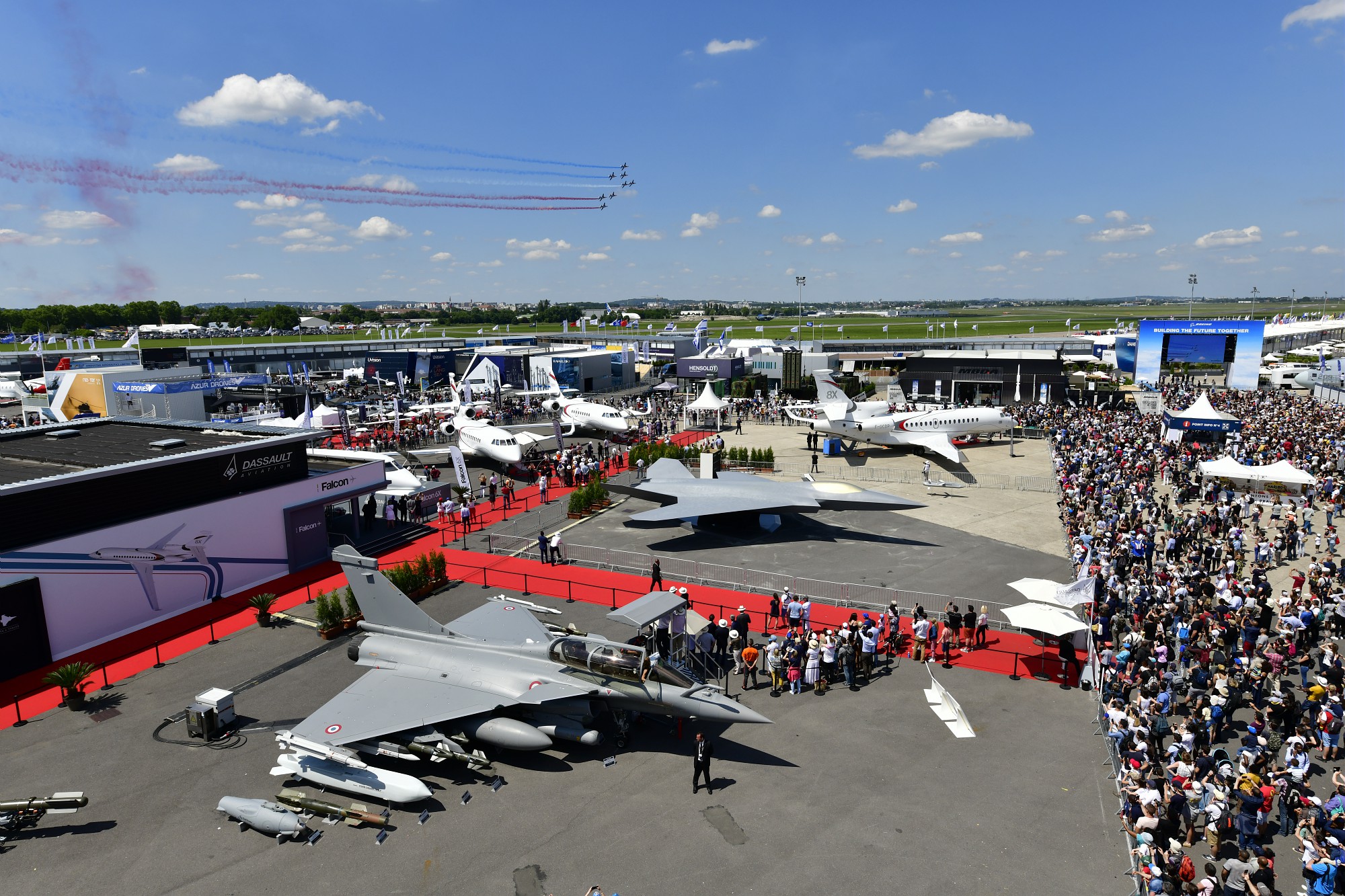 Paris: Fly Over France Virtual Reality Experience